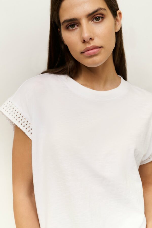 Yaya T-Shirt Oberteil mit Häkeldetails, PURE WHITE – Bild 2