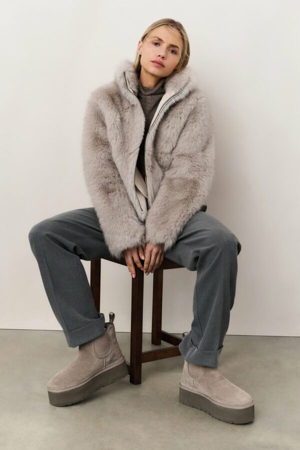 Yaya Faux fur Jacke, LIGHT GREY – Bild 3